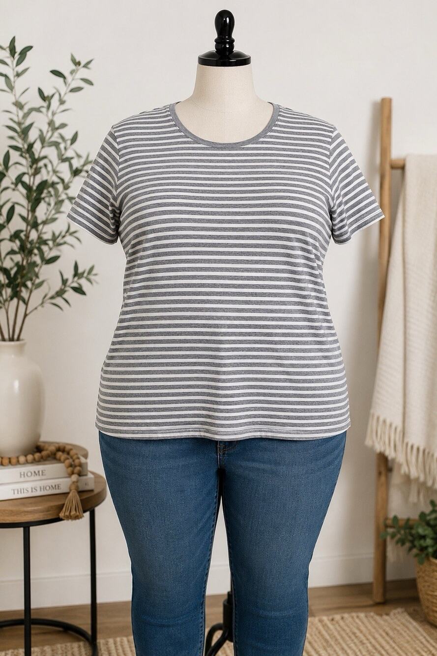 Women’s Unbranded Gray‎ White Striped Short Sleeve Crew Neck T-Shirt Size XXL